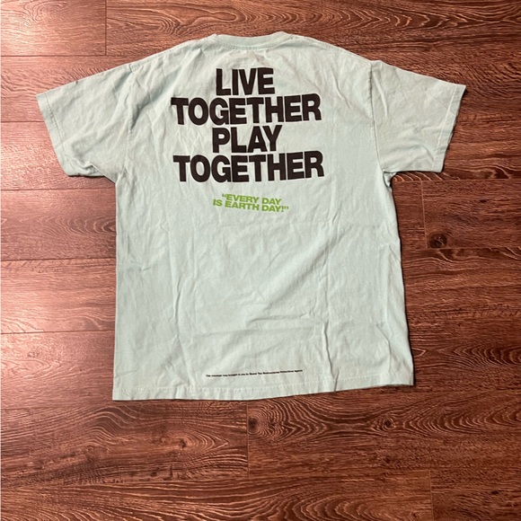 Round Two Everyday Earth Day Front and Graphic - Picture 3 of 4